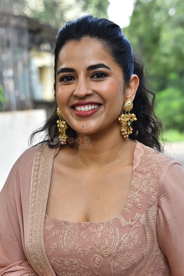 Heroine Komalee Prasad at Sasivadane Movie Press Meet Photos 03