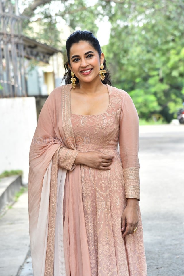 Heroine Komalee Prasad at Sasivadane Movie Press Meet Photos 06