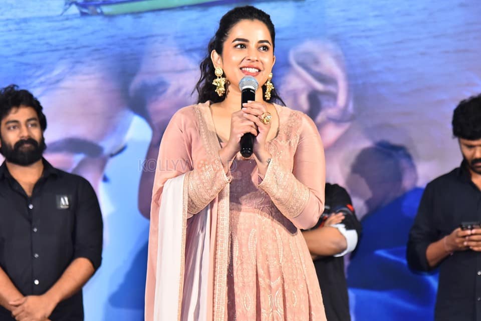 Heroine Komalee Prasad at Sasivadane Movie Press Meet Photos 07