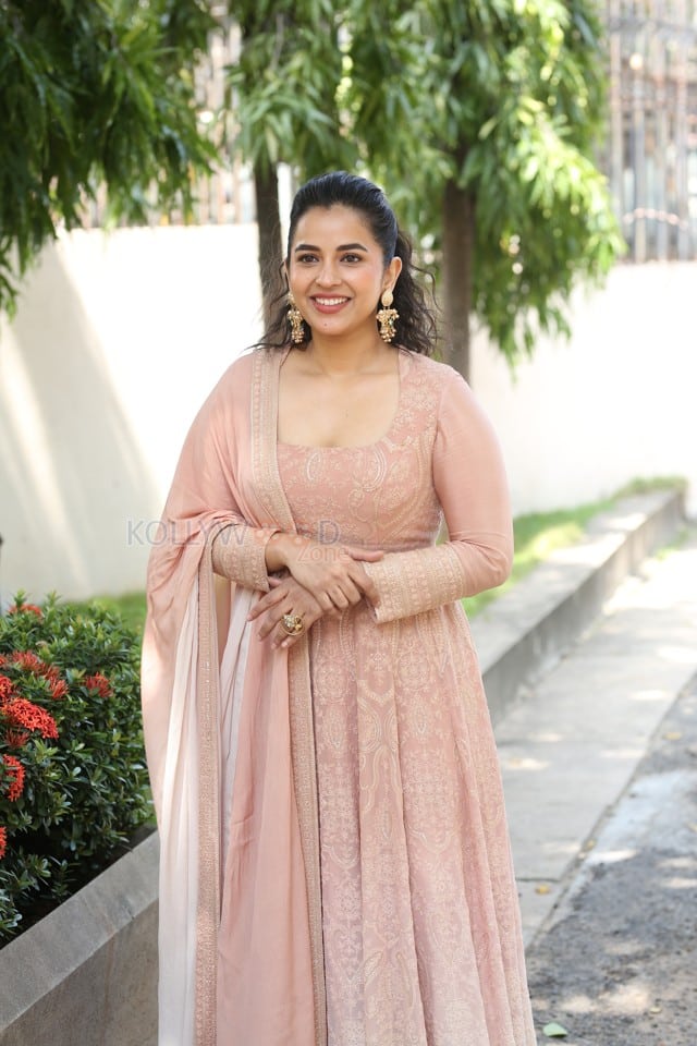 Heroine Komalee Prasad at Sasivadane Movie Press Meet Photos 09