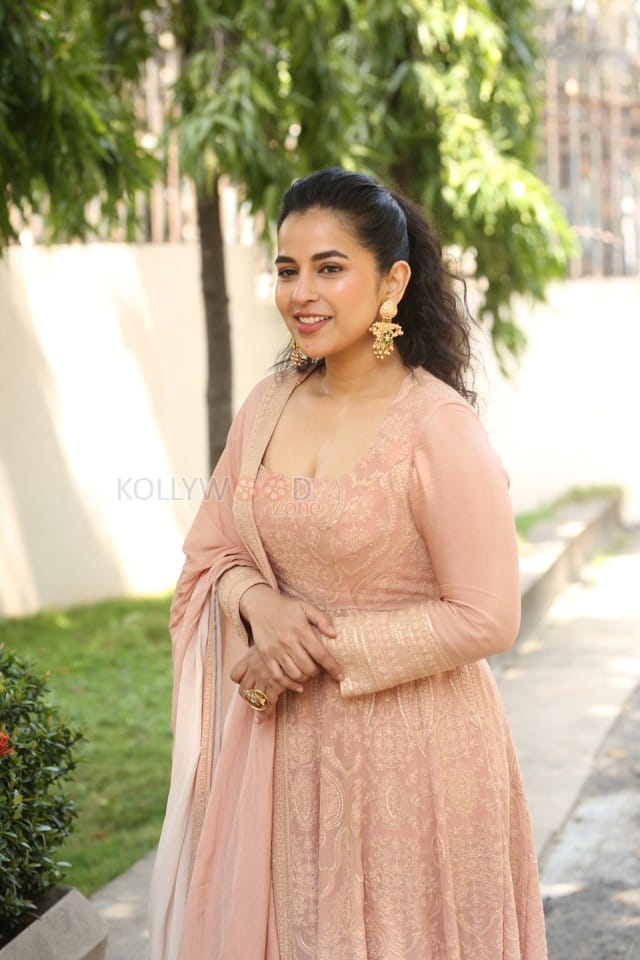 Heroine Komalee Prasad at Sasivadane Movie Press Meet Photos 10