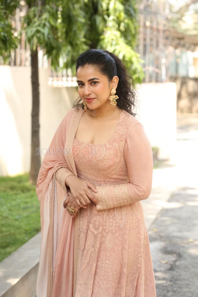 Heroine Komalee Prasad at Sasivadane Movie Press Meet Photos 11