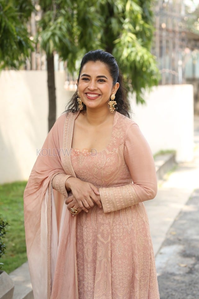 Heroine Komalee Prasad at Sasivadane Movie Press Meet Photos 13