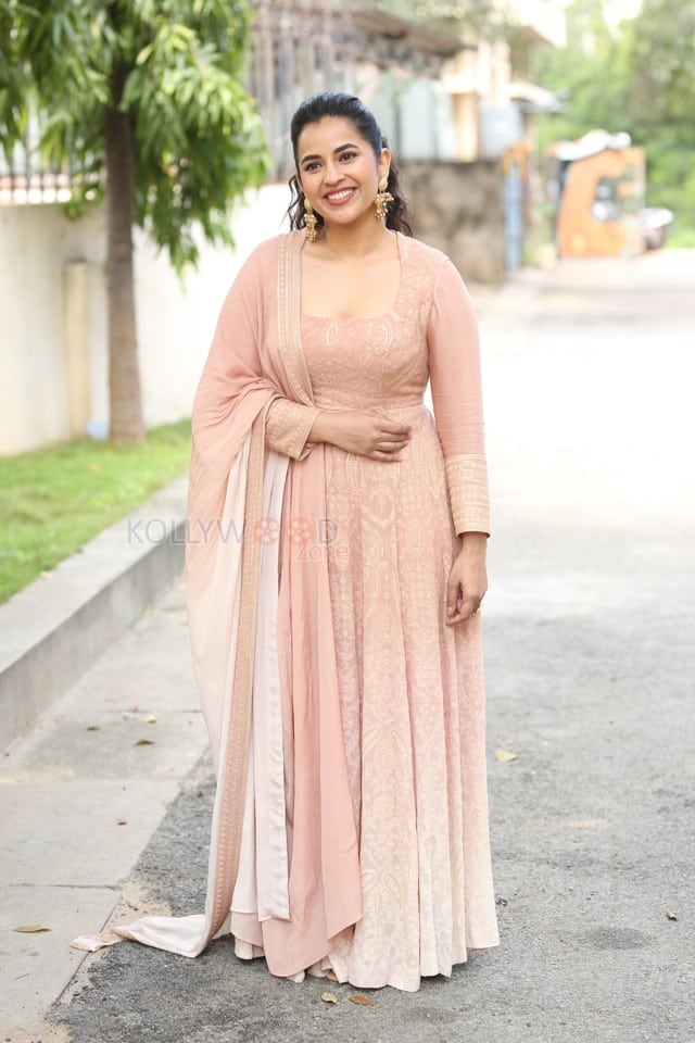 Heroine Komalee Prasad at Sasivadane Movie Press Meet Photos 25
