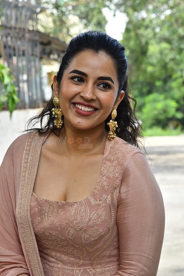 Heroine Komalee Prasad at Sasivadane Movie Press Meet Photos 34