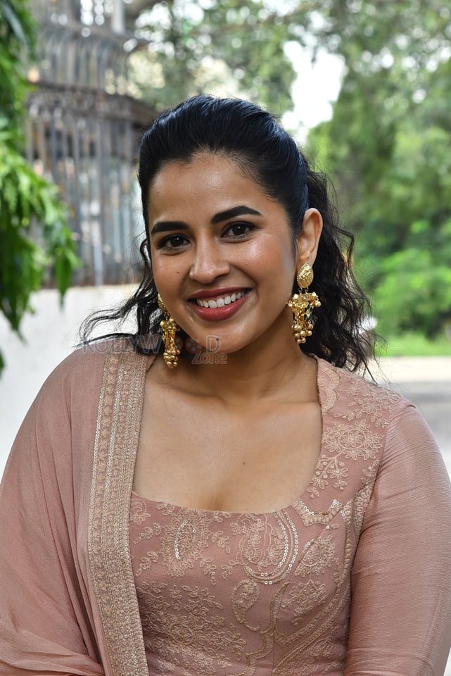 Heroine Komalee Prasad at Sasivadane Movie Press Meet Photos 35