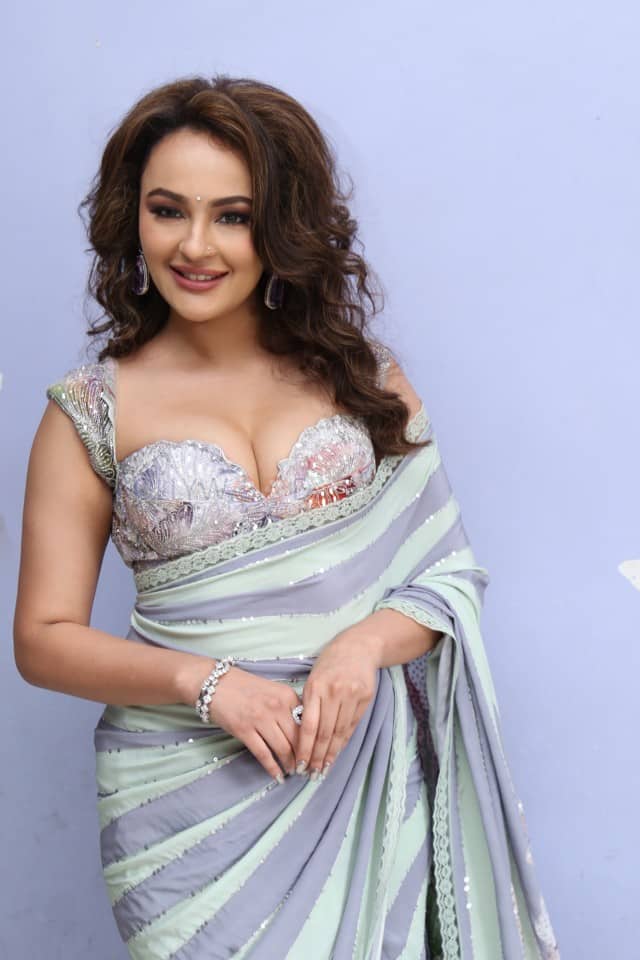 Heroine Seerat Kapoor at Jathasya Maranam Dhruvam Movie Teaser Launch Photos 24