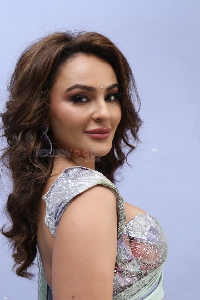 Heroine Seerat Kapoor at Jathasya Maranam Dhruvam Movie Teaser Launch Photos 35