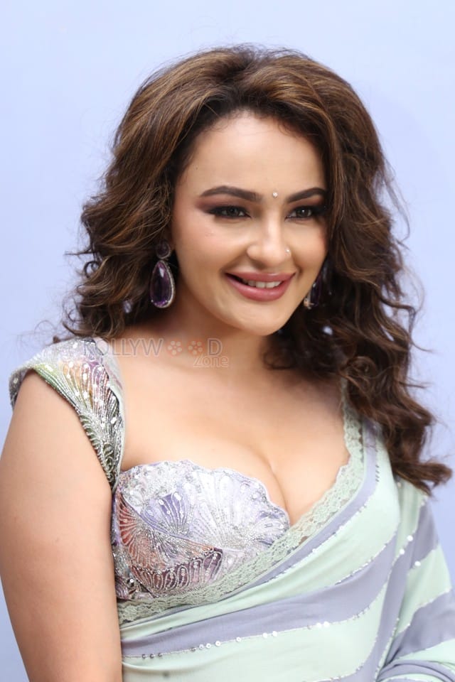 Heroine Seerat Kapoor at Jathasya Maranam Dhruvam Movie Teaser Launch Photos 42