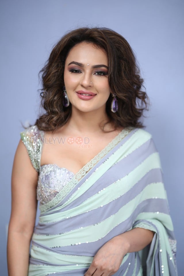 Heroine Seerat Kapoor at Jathasya Maranam Dhruvam Movie Teaser Launch Photos 92