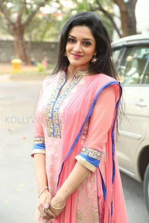 Mallu Actress Vimala Raman New Photos 25