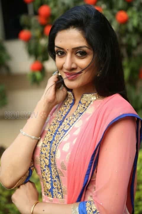 Mallu Actress Vimala Raman New Photos 30