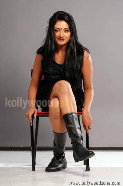 Mollywood Actress Vimala Raman Sexy Pictures 10