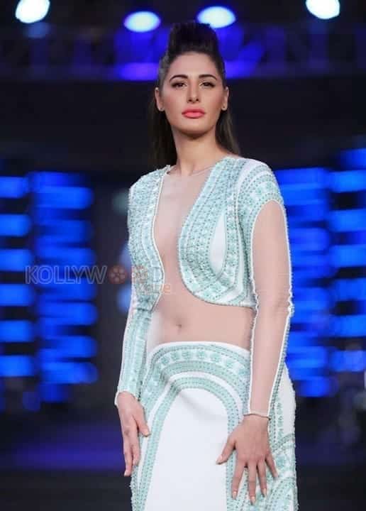 Nargis Fakhri Spicy Photos 11