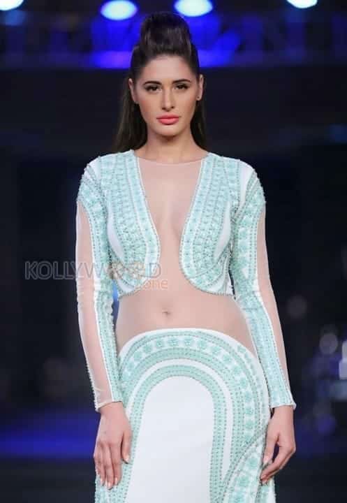 Nargis Fakhri Spicy Photos 12