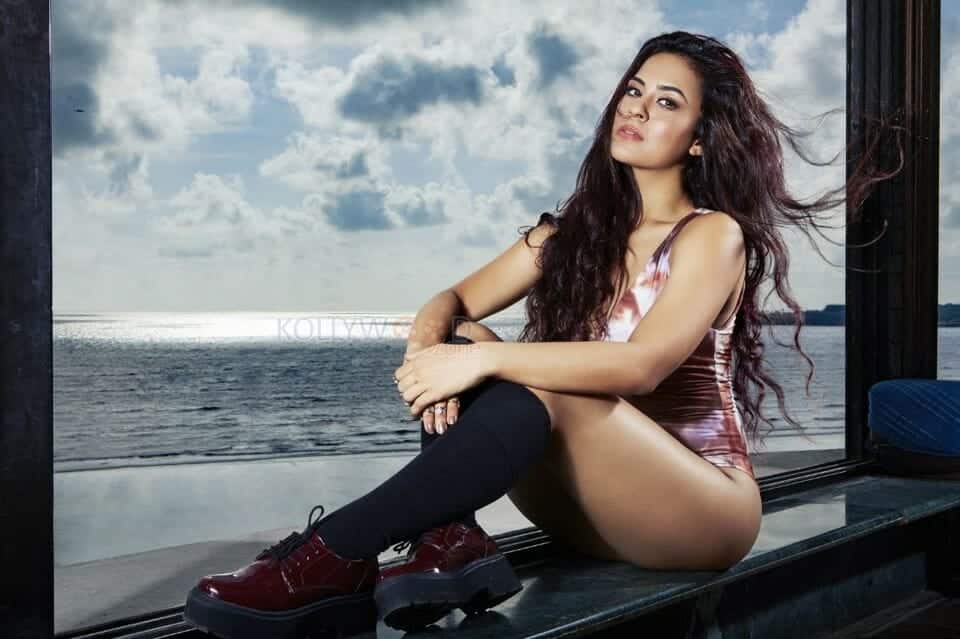 Sana Saeed Bikini Photoshoot Stills 04