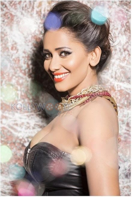 Sanjana Singh Hot Photos 01