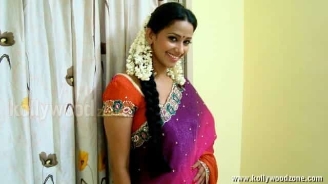 Sanjana Singh Sexy Saree Photos 03