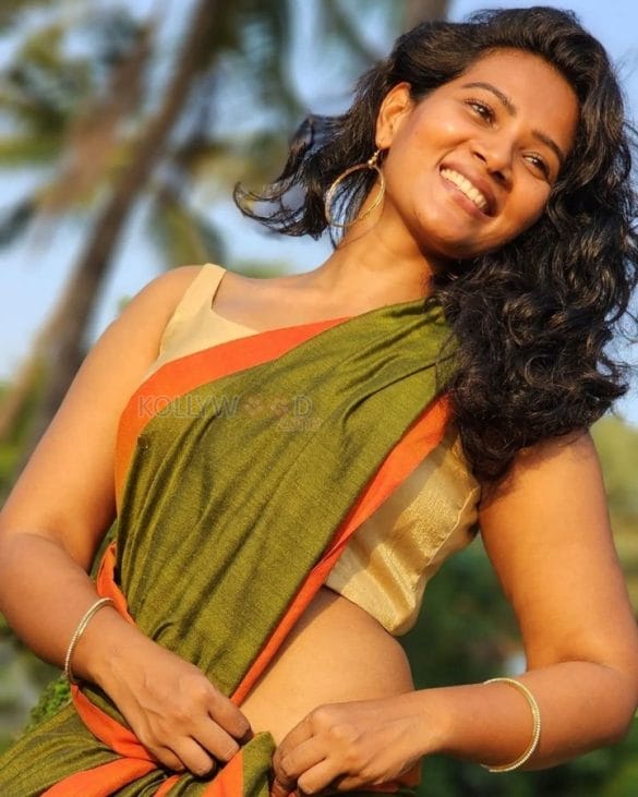 Sanjeevan Movie Heroine Dhivya Duraisamy Sexy Pictures 03 (303790
