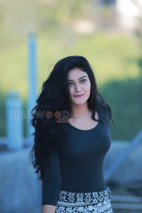 Server Sundaram Movie Heroine Vaibhavi Shandilya Photos 02