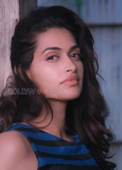 Sexy Actress Salony Luthra Photoshoot Stills 13