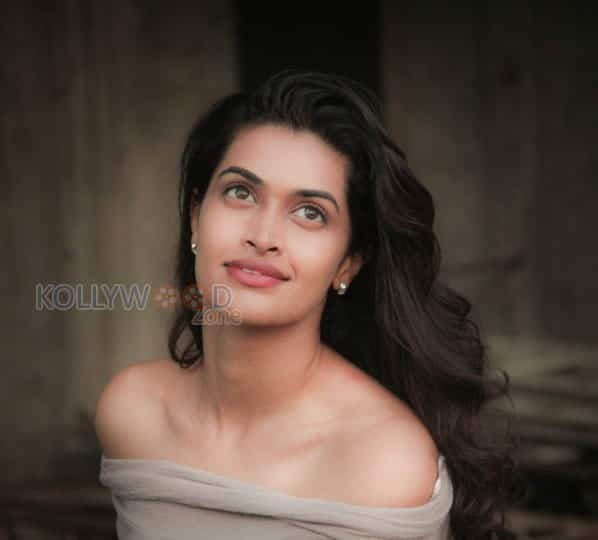 Sexy Actress Salony Luthra Photoshoot Stills 19