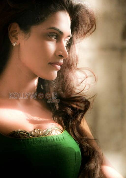 Sexy Actress Salony Luthra Photoshoot Stills 20