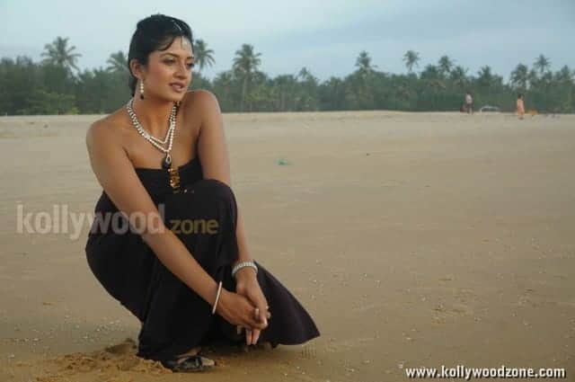 Sexy Vimala Raman Beach Pictures 07