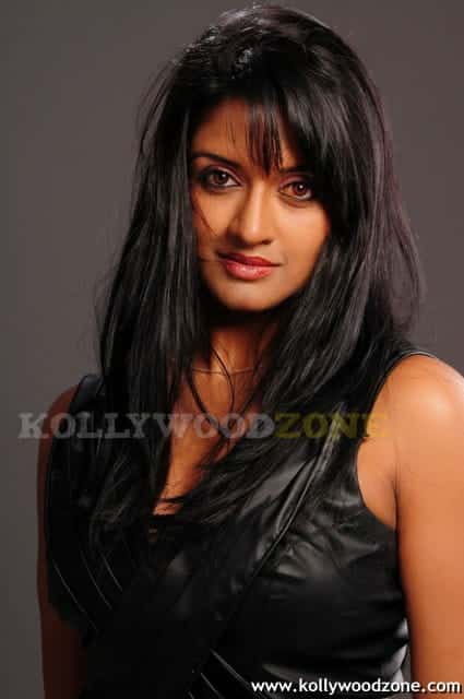 Sexy Vimala Raman Hot Photoshoot 02