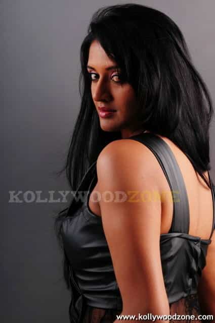 Sexy Vimala Raman Hot Photoshoot 19