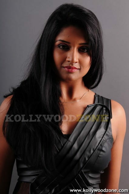 Sexy Vimala Raman Hot Photoshoot 22