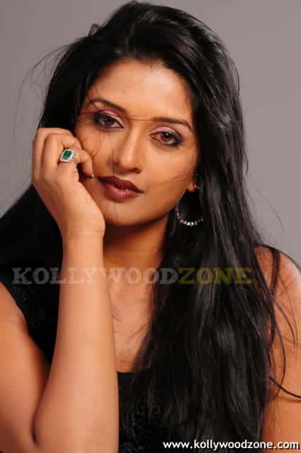 Sexy Vimala Raman Hot Photoshoot 40