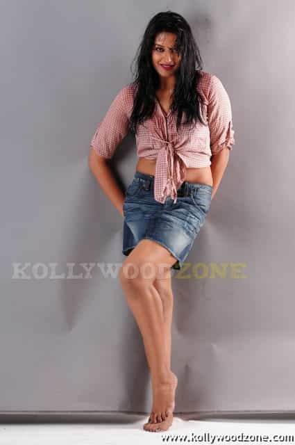 Sexy Vimala Raman Hot Photoshoot 55