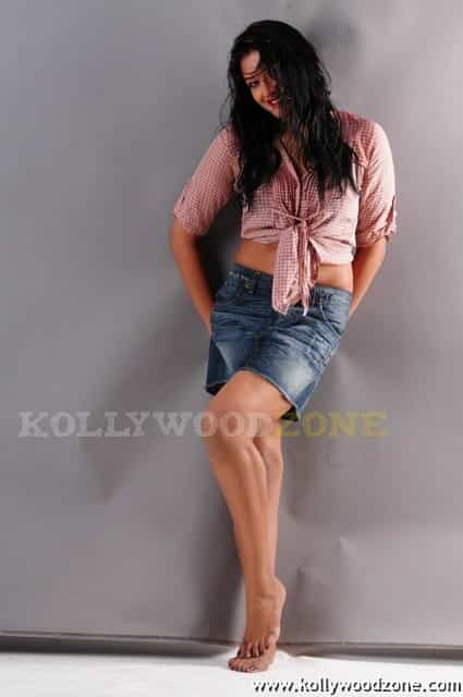 Sexy Vimala Raman Hot Photoshoot 56
