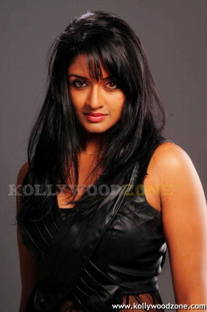 Sexy Vimala Raman Hot Photoshoot 88