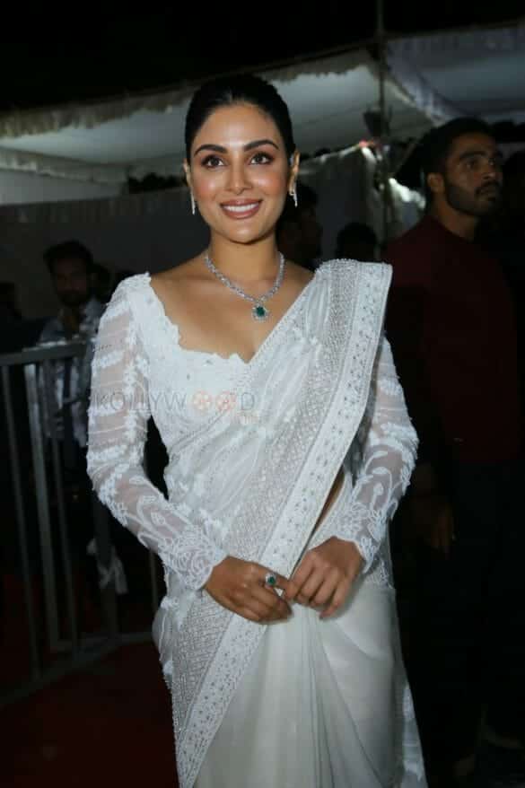 Sir Movie Heroine Samyuktha Menon Pictures 01 (226480) Kollywood Zone