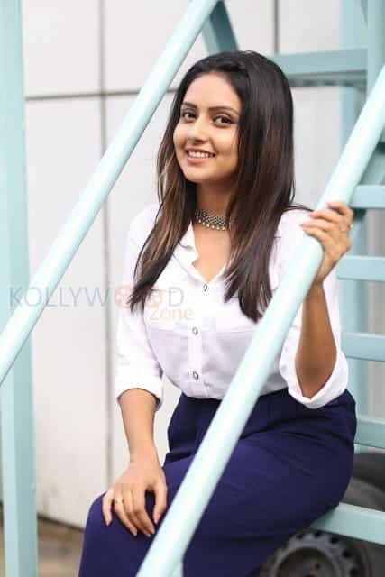 South Actress Mahima Nambiar New Pics 02