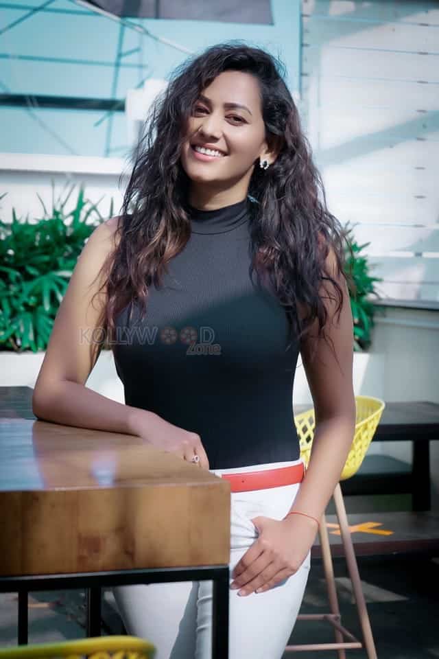 South Indian Actress Sanjana Singh Latest Photos 06