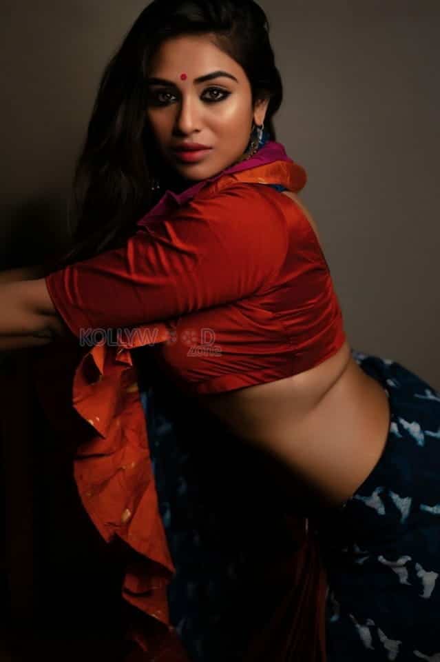 Tamil Actress Indhuja Lockdown Photoshoot Stills 09