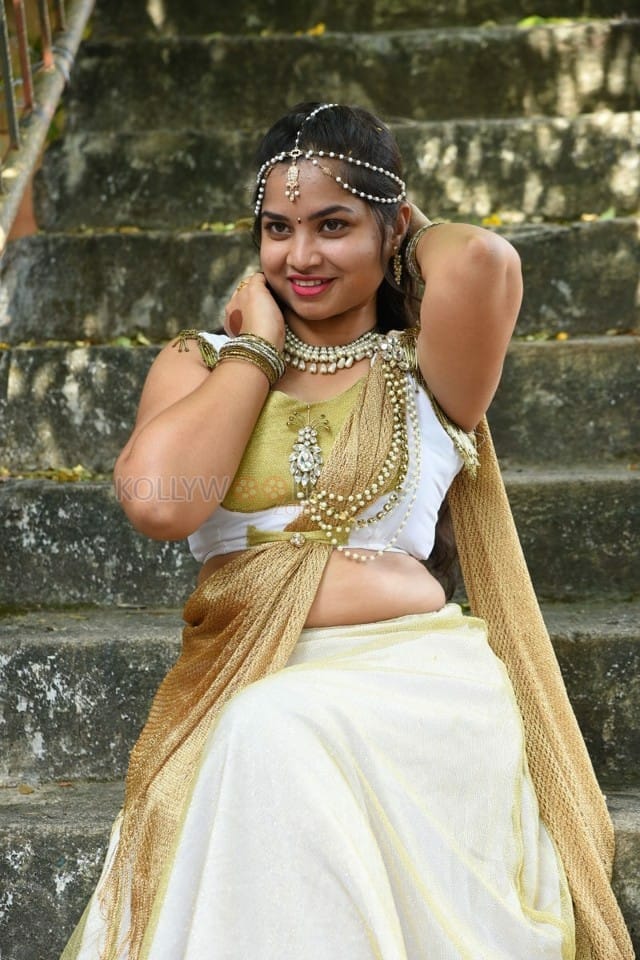 Telugu Actress Sirisha Dasari Photos 13