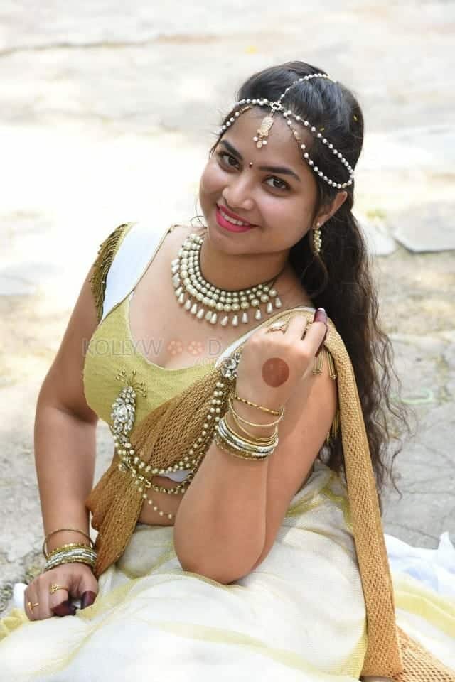 Telugu Actress Sirisha Dasari Photos 16