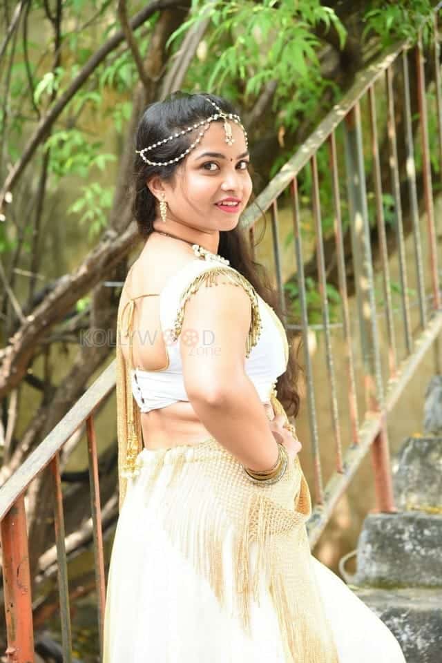 Telugu Actress Sirisha Dasari Photos 18