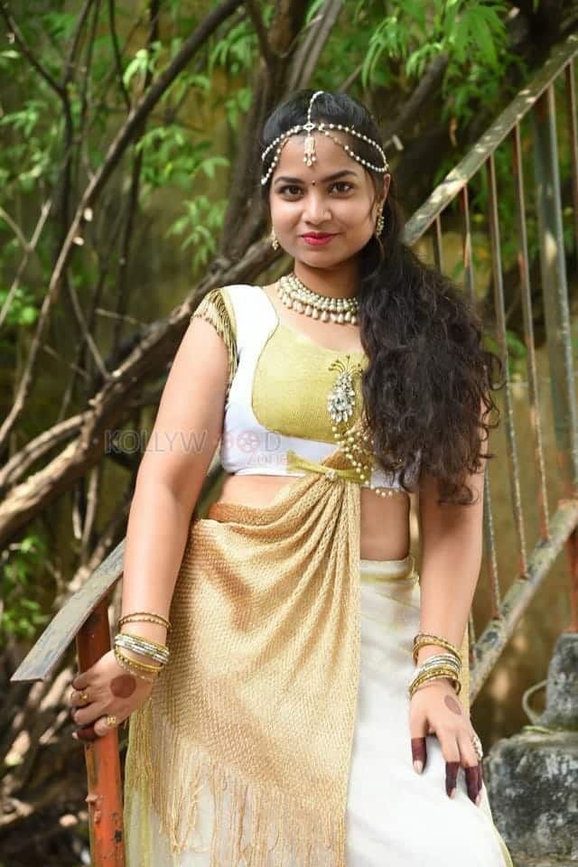 Telugu Actress Sirisha Dasari Photos 19