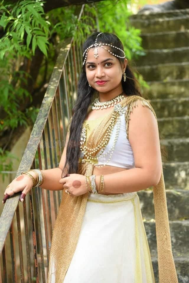 Telugu Actress Sirisha Dasari Photos 22