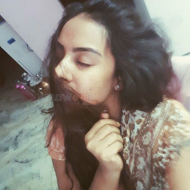 Telugu Actress Sri Reddy Personal Photos 12