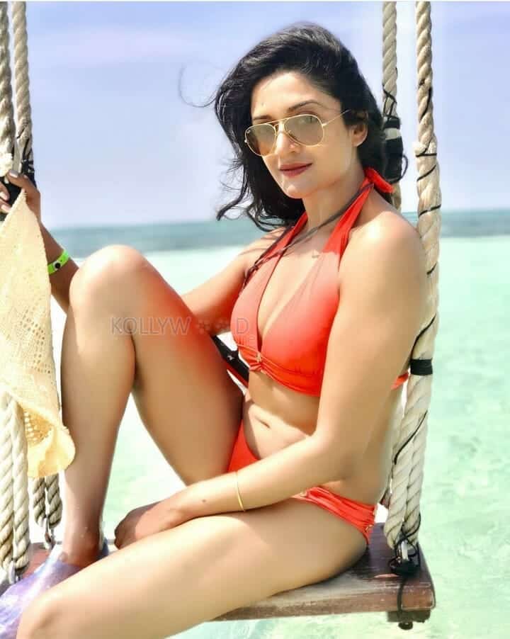 Telugu Actress Vimala Raman in Red Two Piece Swimsuit Photo 01