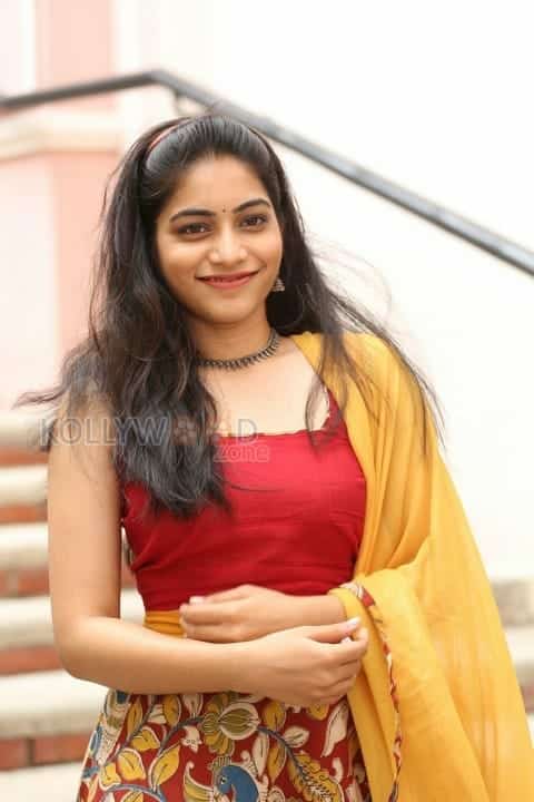 Tollywood Actress Punarnavi Bhupalam New Photos 30