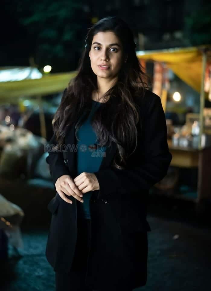 Unpaused Naya Safar Actress Shreya Dhanwanthary Photoshoot Stills 04
