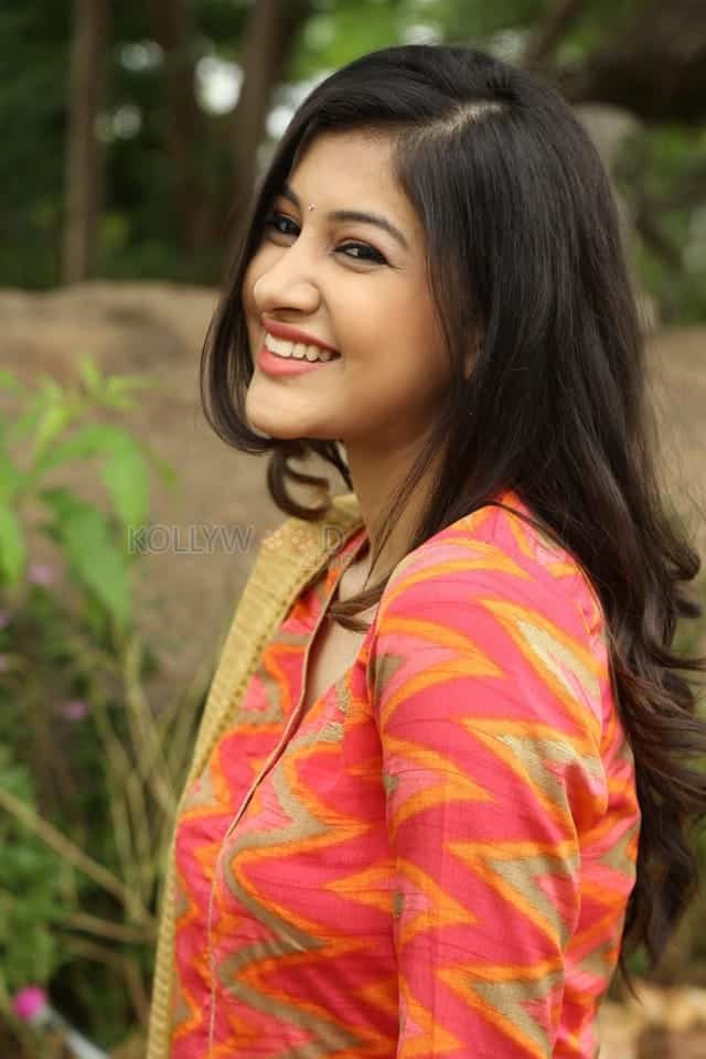Young Telugu Actress Simran Sharma Photos 19