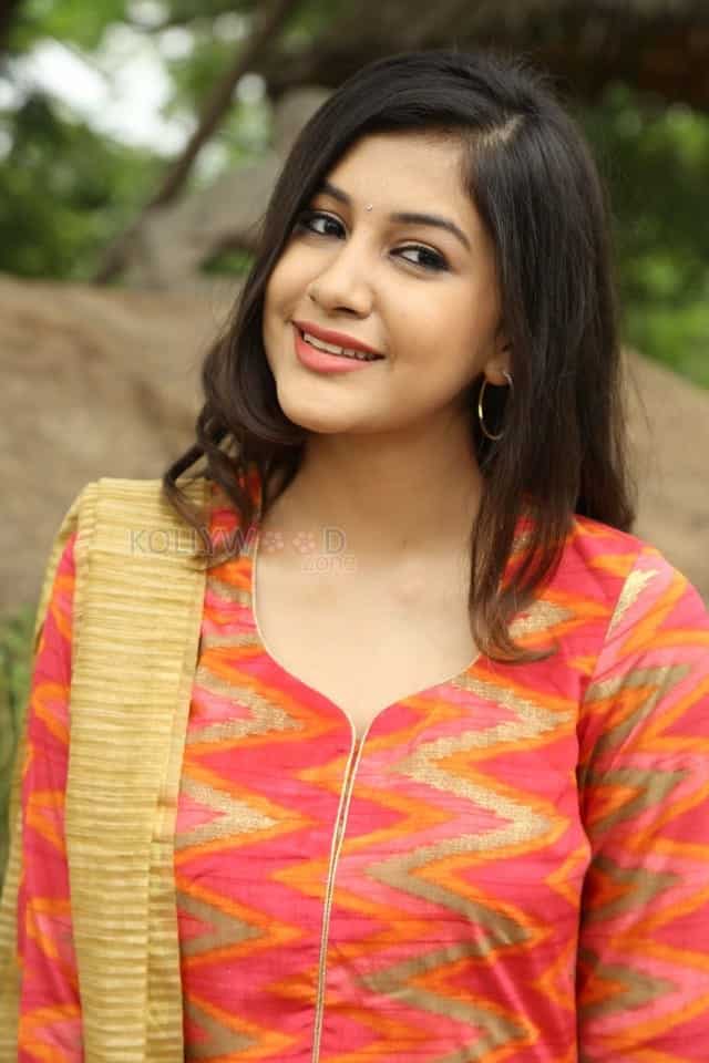 Young Telugu Actress Simran Sharma Photos 21